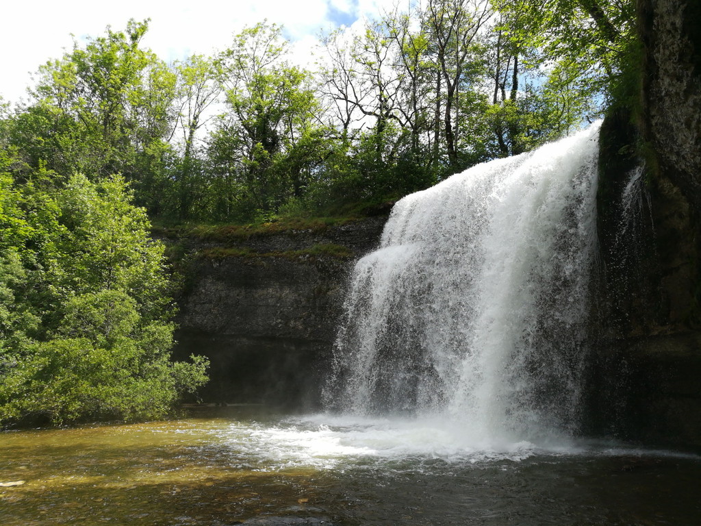 Cascade --- Crédits : L Schwab - CC_BY_NC_SA 3.0